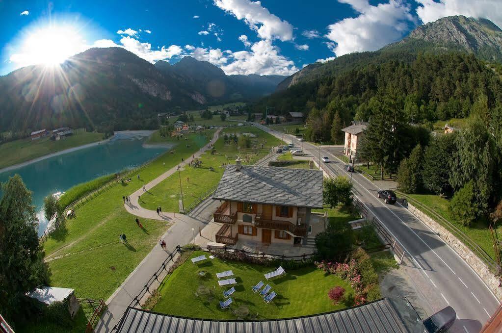 Laghetto Alpine Hotel & Restaurant Brusson Exterior photo